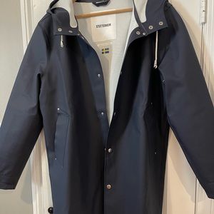 Stutterheim Stockholm raincoat men’s size small, still in original box.